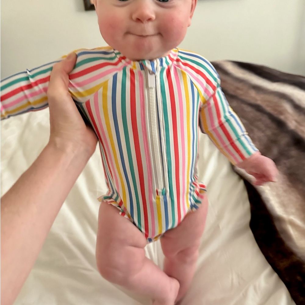 Old Navy Baby Swim Suit EUC 3 To 6 Months